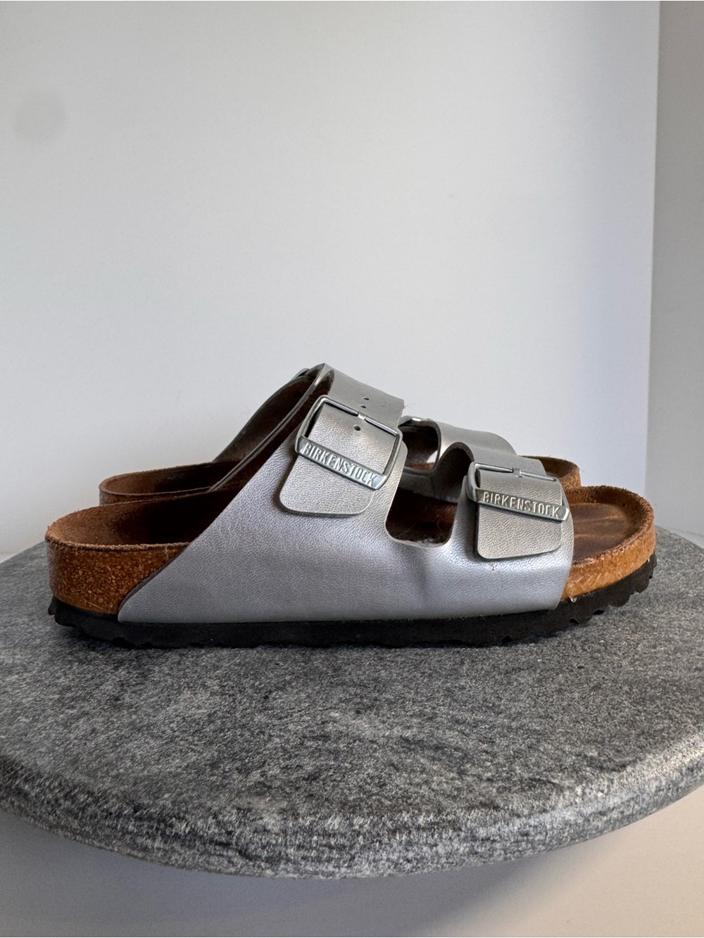 Birkenstock Silver Leather Arizona Buckle Sandals 37 N Metallic - Picture 6 of 15